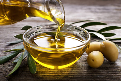 3 Amazing Benefits of Olive Oil for Your Eyelashes